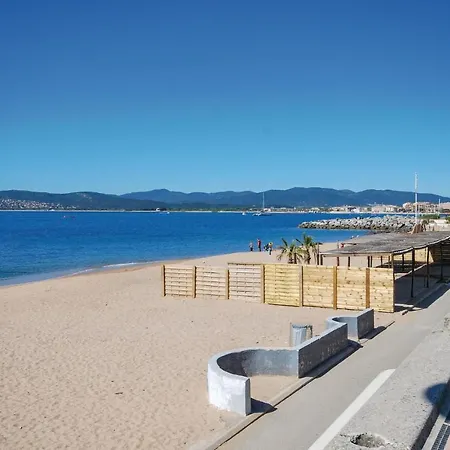 2 Bedroom Beautiful In Raphael Saint-Raphael (Var)