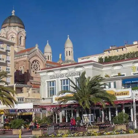 2 Bedroom Beautiful In Raphael Saint-Raphael (Var)