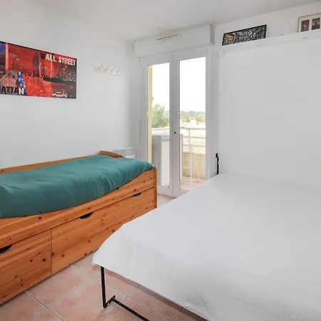 2 Bedroom Beautiful In Raphael *