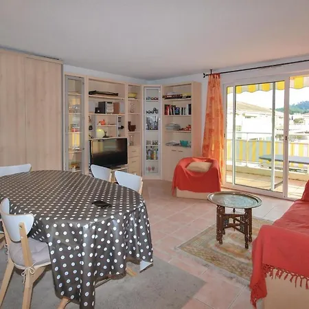 Gorgeous In Raphael Apartment