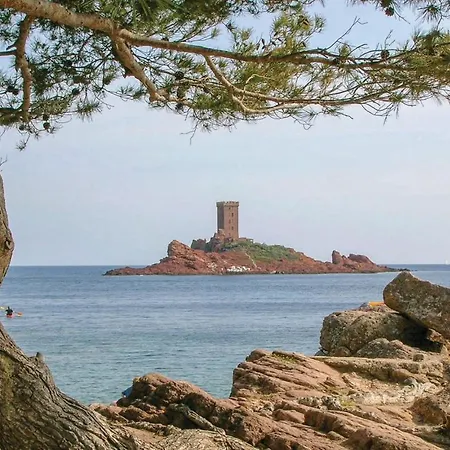 2 Bedroom Beautiful In Raphael * Saint-Raphaël