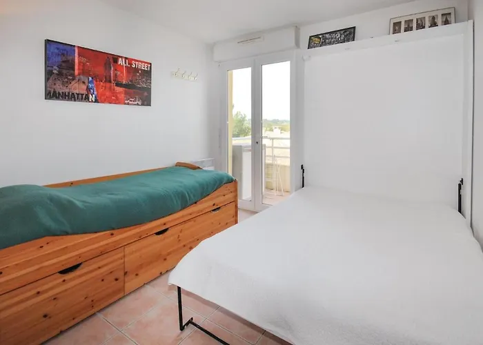 Gorgeous In Raphael *